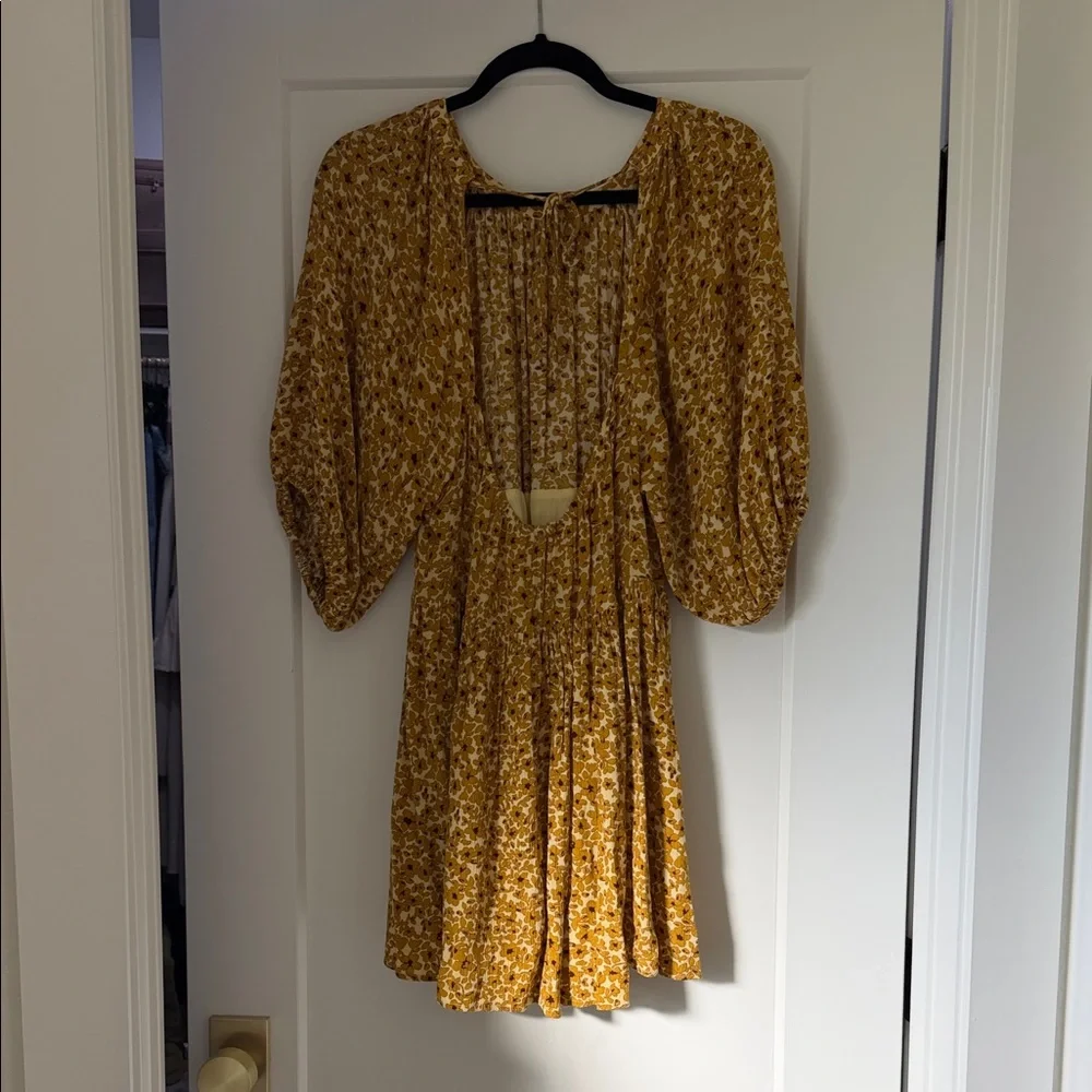 Low back Yellow Floral Peasant Dress - Picture 2 of 4